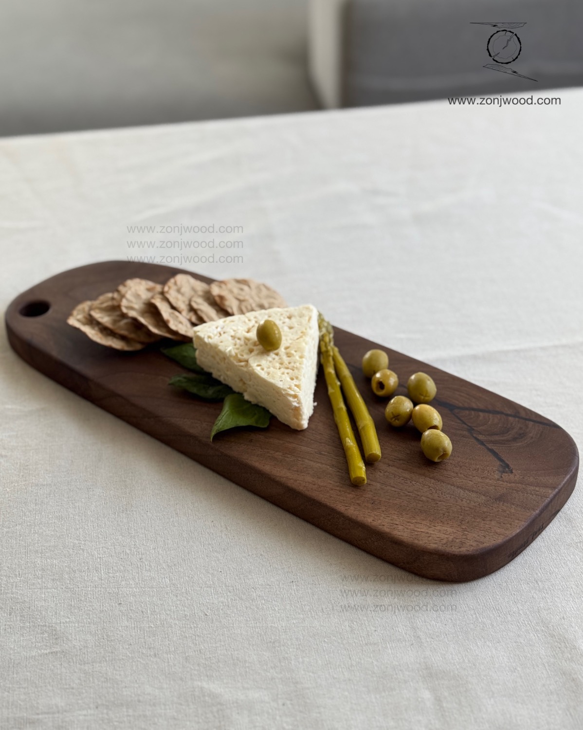 سرو مواد خوراکی در ظروف چوبی 